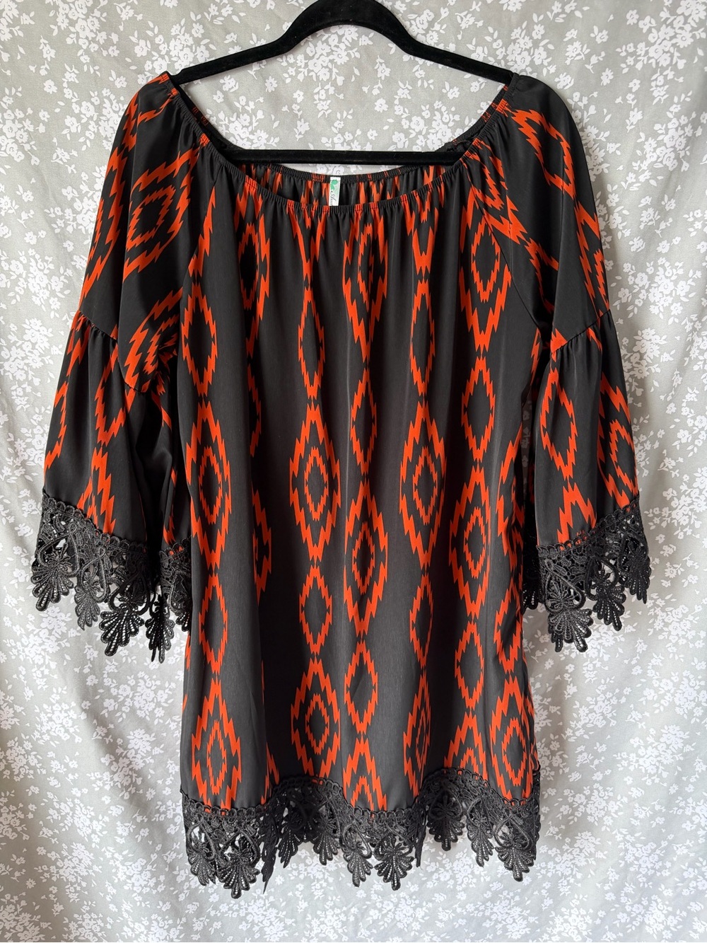 ♥️Auditions Black and Orange Boho Lace-Hem Midi blouse